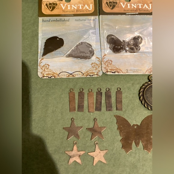 Various jewelry making supplies, Vintaj brass blanks etc, LOT 5 - Picture 3 of 7